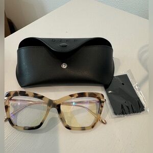 Diff Mila blue light glasses in tortoise